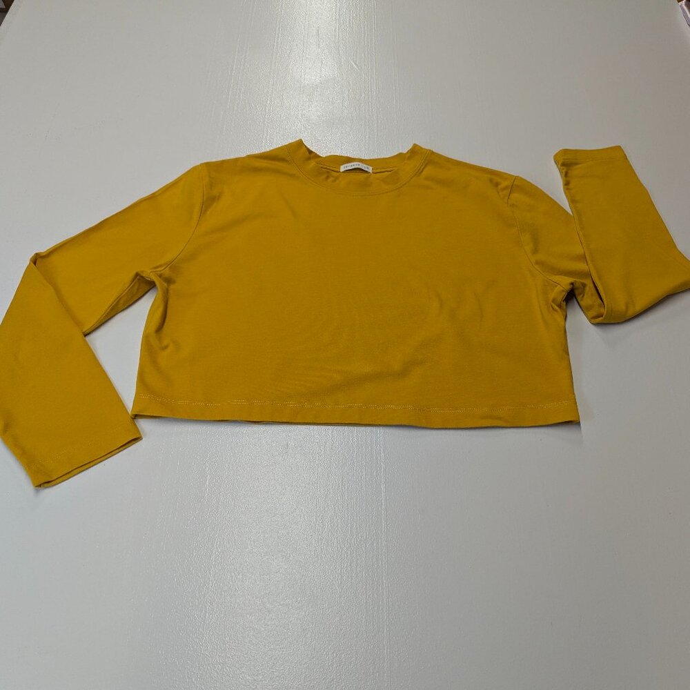 Cotton On Size Large Mustard Colored Cropped Long Sleeved Tee